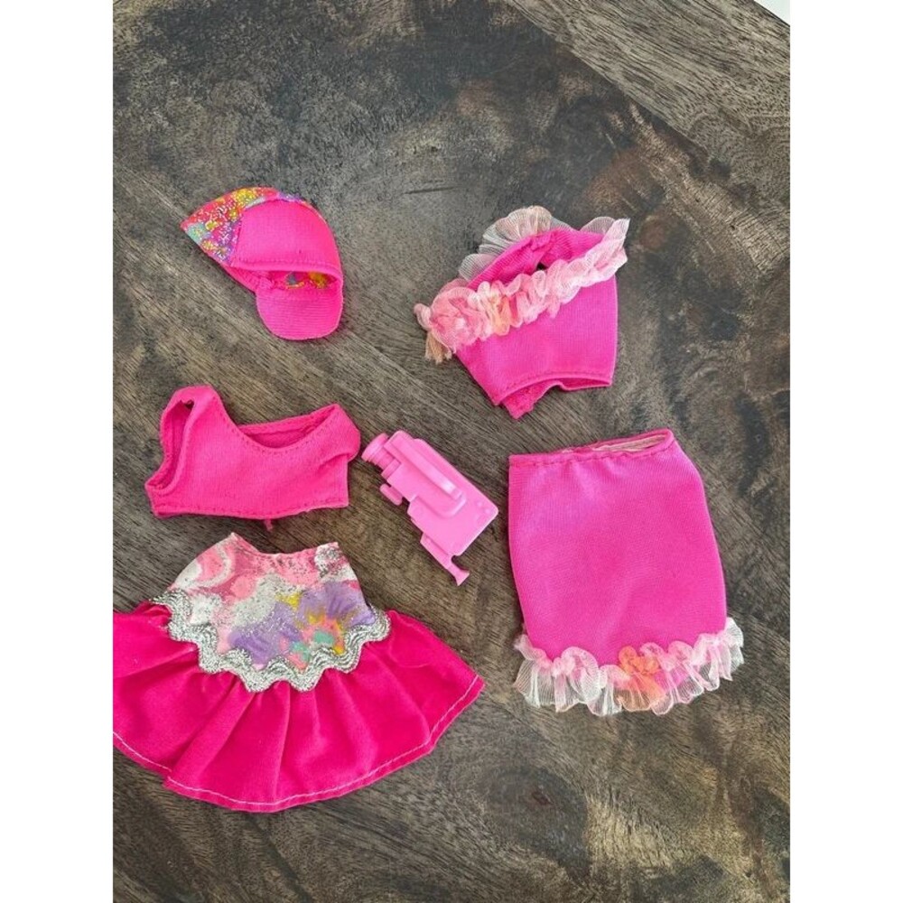 Vintage 1986 Mattel Barbie and the rockers rockin house party clothes